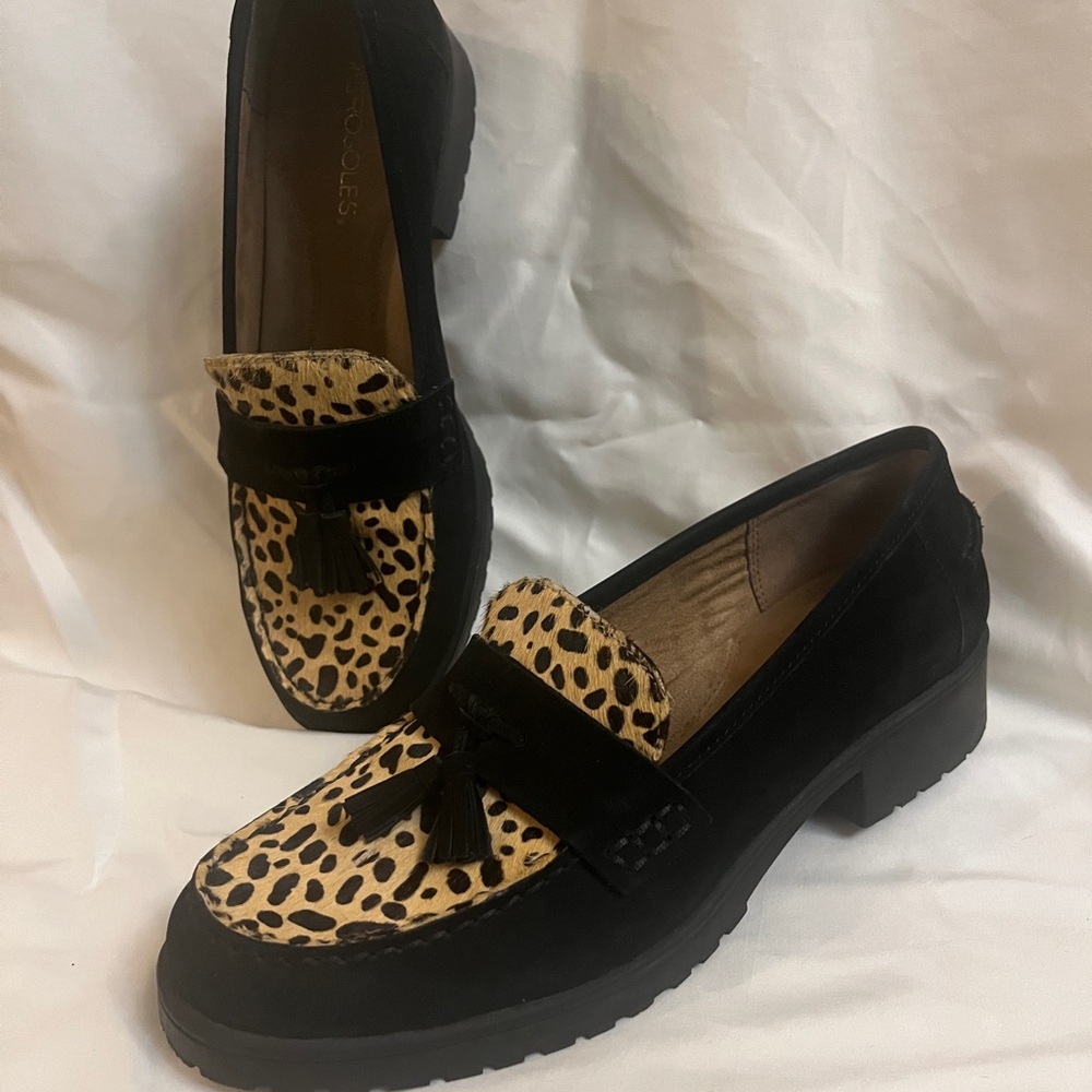 AEROSOLES Black and Leopard Print Tassel Loafers